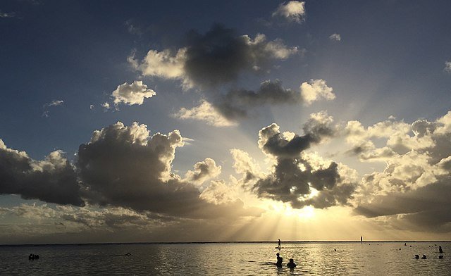 saint-leu-plage-coucher-de-soleil