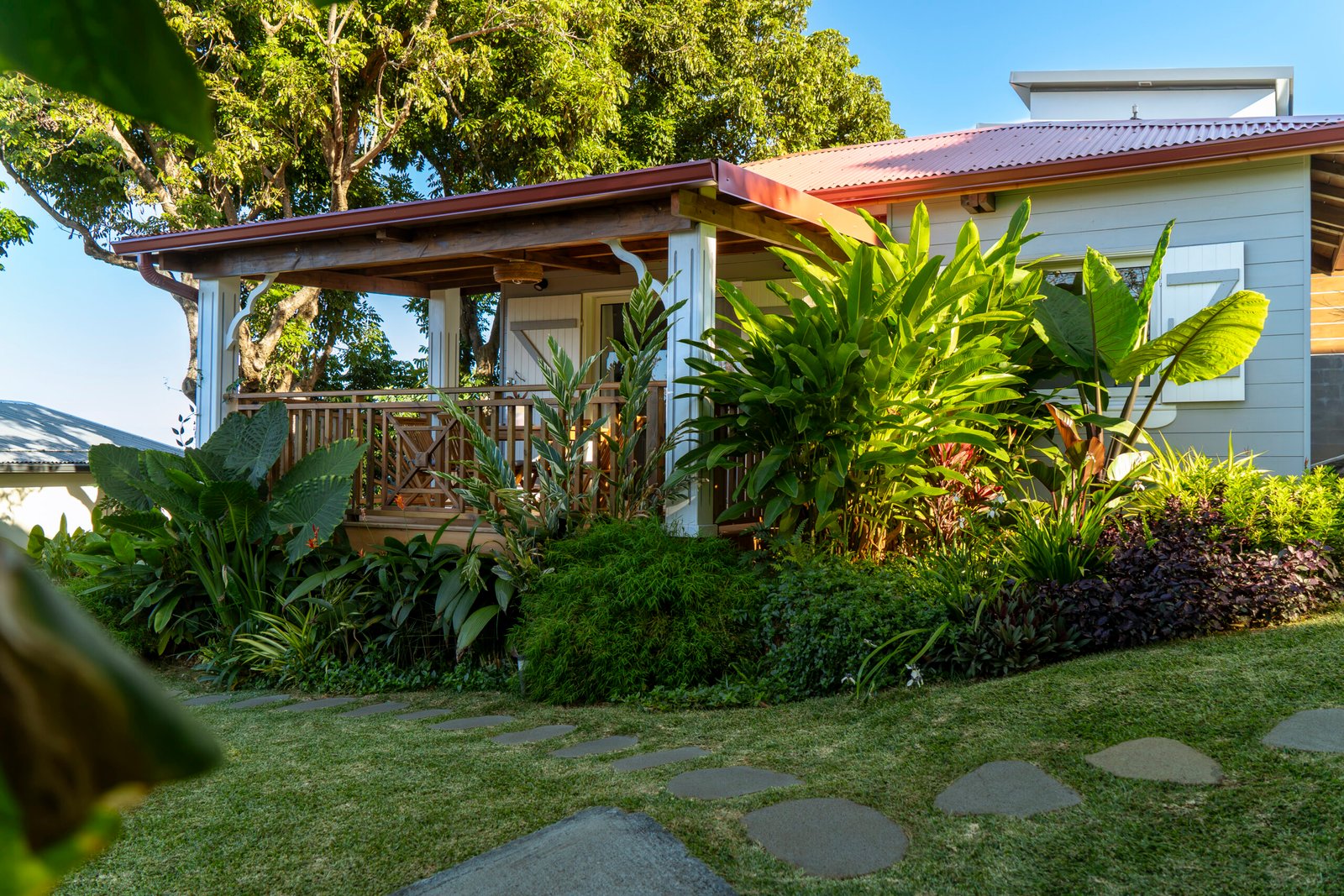 chambre-lit-hotel-bungalow-la-reunion