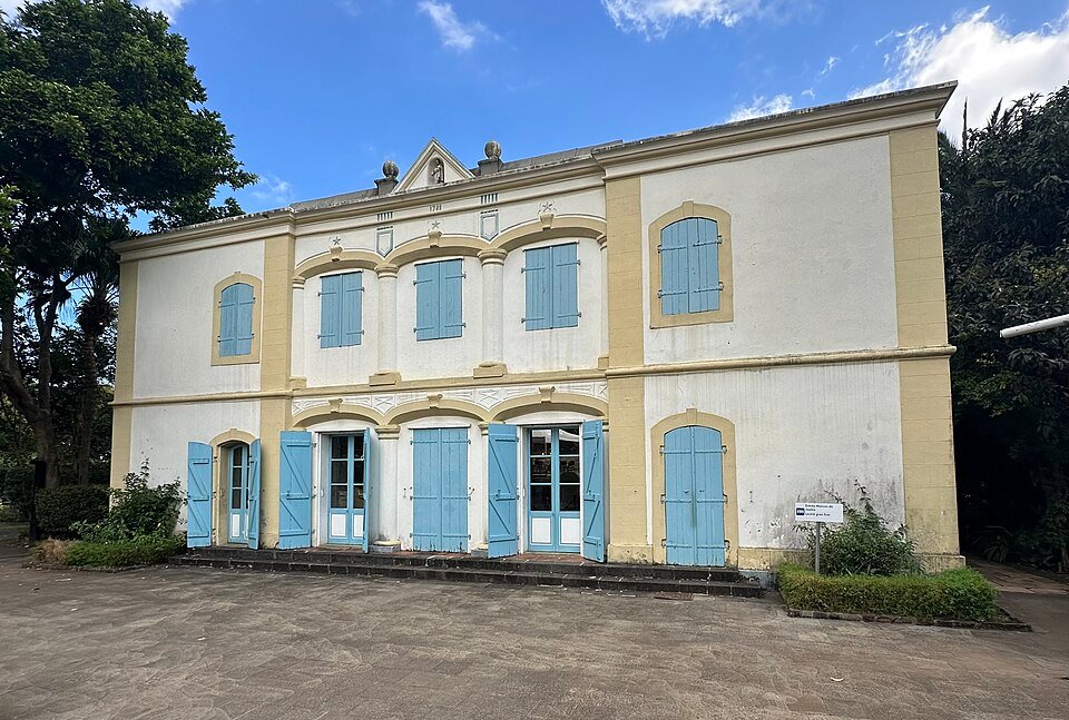 musee-de-villele-saint-paul-ile-de-la-reunion Piscine chauffée avec vue sur l’océan dans l’hébergement Les Ti Kaz d’Auguste à La Réunion